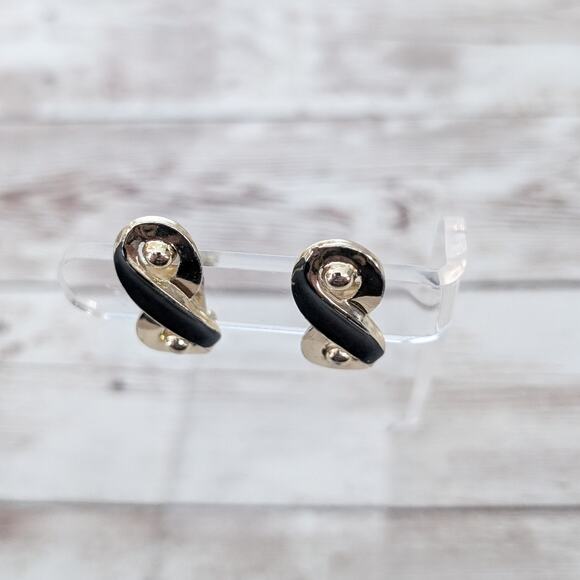 Vintage Clip On Earrings Black & Gold Tone Earrings - Fair Condition - Picture 3 of 7